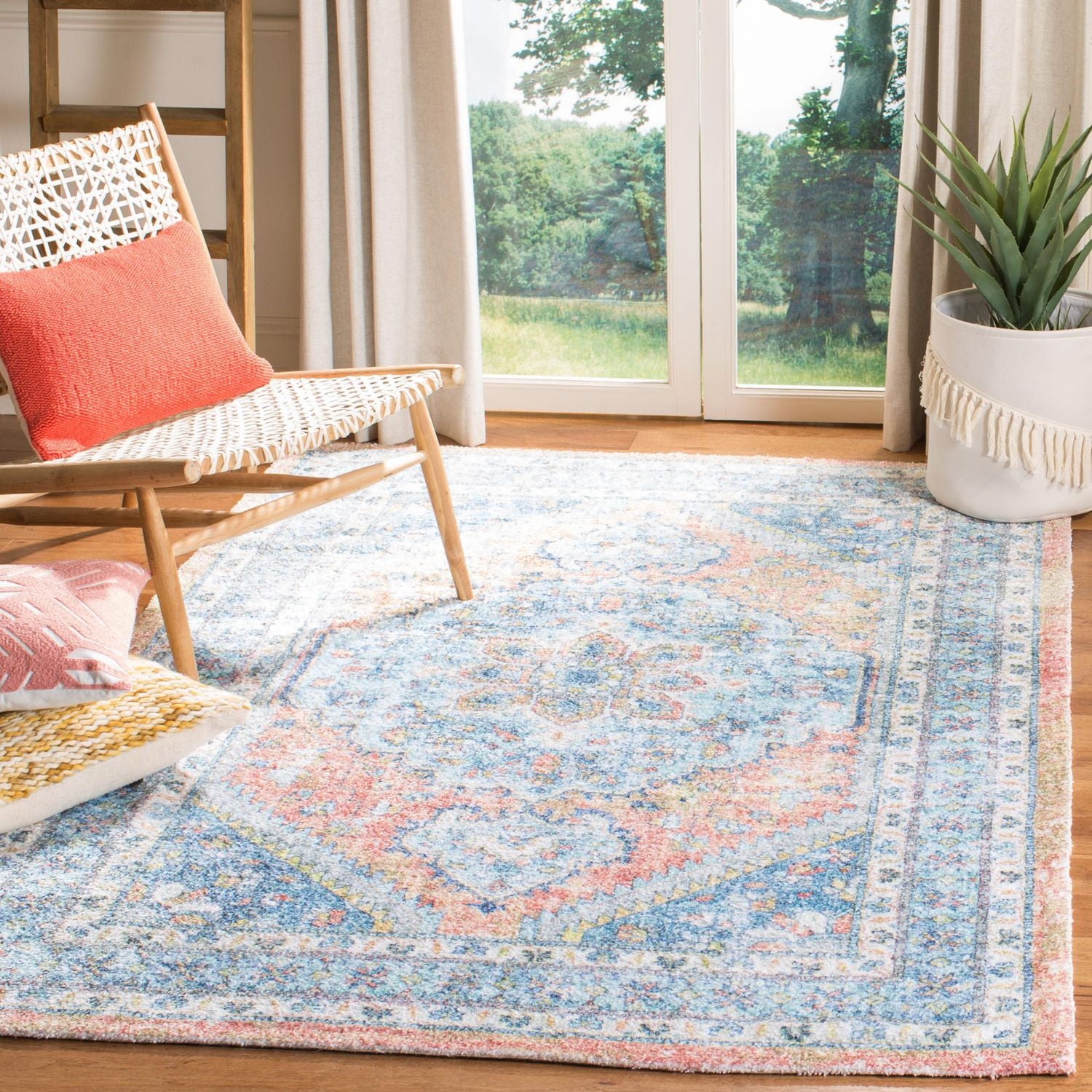 Safavieh Saffron Ethelbert Distressed Area Rug