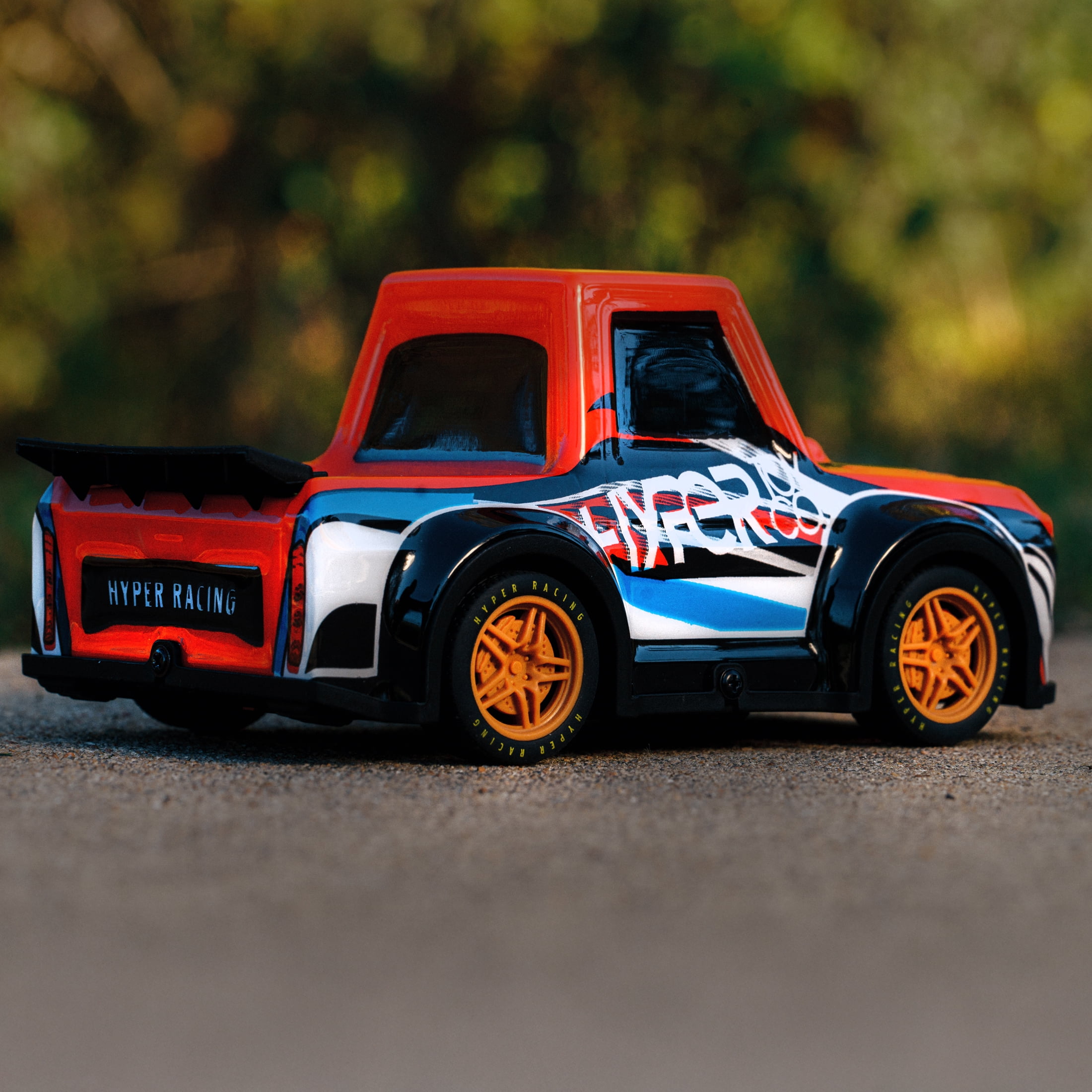 Mini camion de course télécommandé à LED Hyper Toys