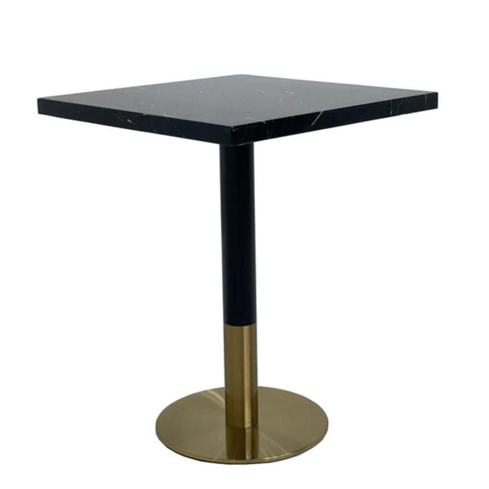Table à manger carrée Ruby en noir avec détails en or brossé et plateau en faux marbre (pierre)