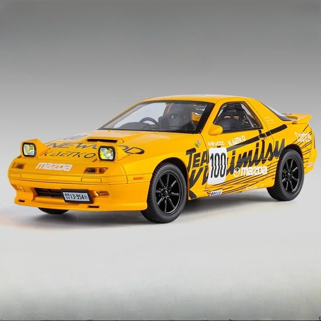 Modèle de Voiture en Alliage 1:24 Mazda RX7-FC Édition Pull Jouet Électrique Modèle de Voiture Avancé Objets de Collection en Boîte Jaune