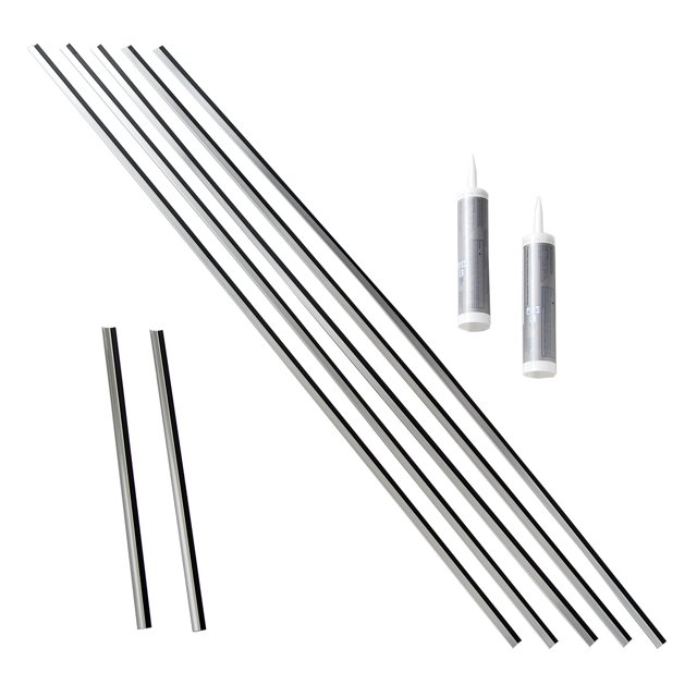 Fasade Trousse d'Accessoires en Fini Aluminium Brossé, Comprenant Cinq Garnitures d'Angle en J de 47 Pouces, Deux Garnitures d'Angle Intérieures de 18 Pouces et Deux tubes d'Adhérence de construction. Fabriquée en PVC durable, Cette Trousse Est Idéale pour Finir les Bords des Panneaux de Dosseret Fasade et Peut Être Découpée avec des Ciseaux Ou un Couteau Utilitaire. Convient aux Projets Créatifs de Bricolage, comme l'Artisanat de Panneaux Décoratifs Ou l'Enseignement aux Enfants des Essentiels d'Amélioration de la Maison.