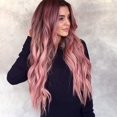thumbnail image 4 of EARKITY Longue Perruque Ondulée Rose pour Femmes Perruque Rose Ombrée Racine Foncée 24 Pouces avec Frange Perruque Ondulée Bouclée Aspect Naturel Perruque en Fibre Synthétique Résistante à la Chaleur pour Usage Quotidien et Fête, 4 of 7