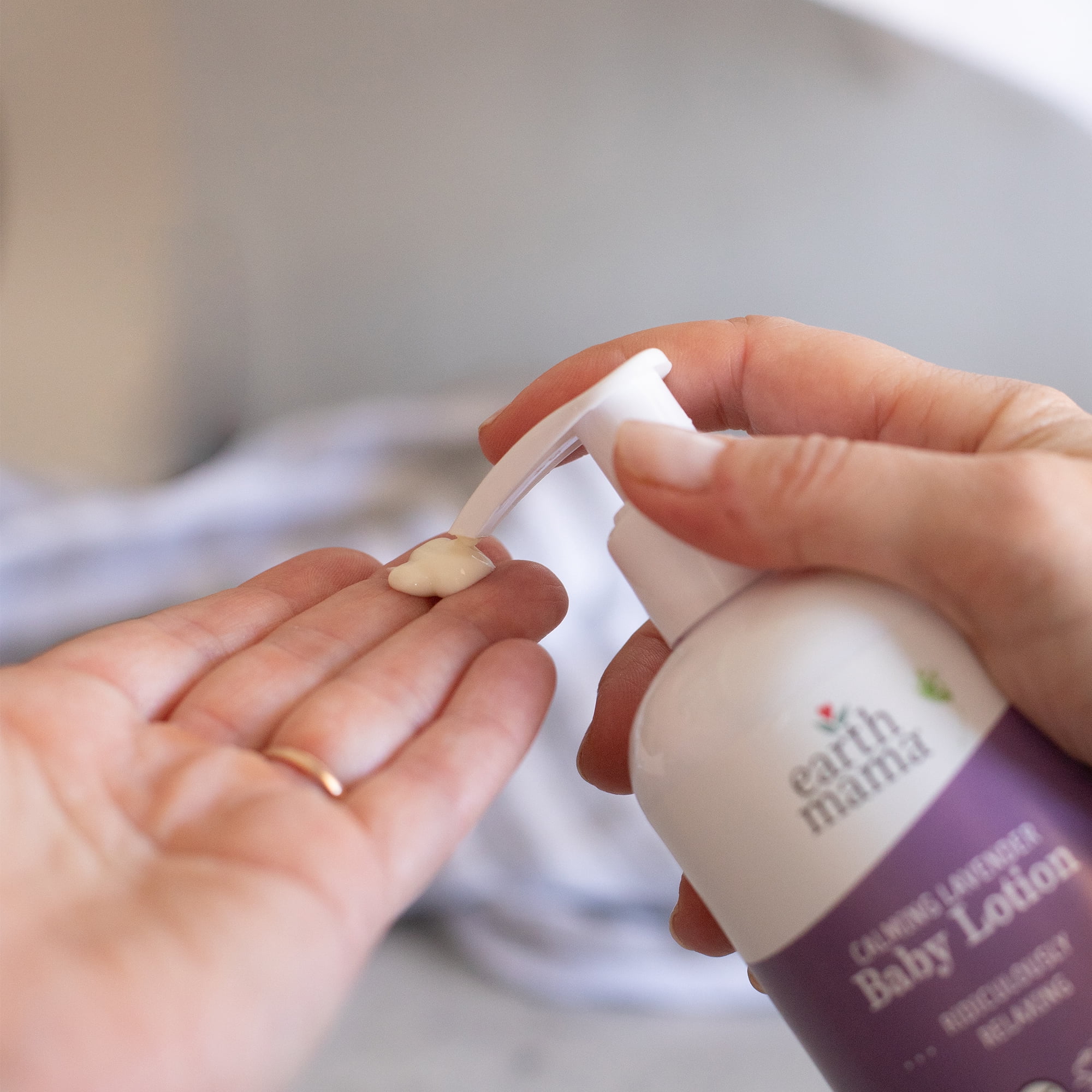Lotion apaisante à la lavande pour bébé Earth Mama 6/240 ml