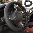 thumbnail image 1 of Wzzjkit Housse de Volant de Voiture en Cuir Stéréo Gaufrée Confortable Douce Intérieur Sans Anneau Intérieur Housse de Poignée, 1 of 6