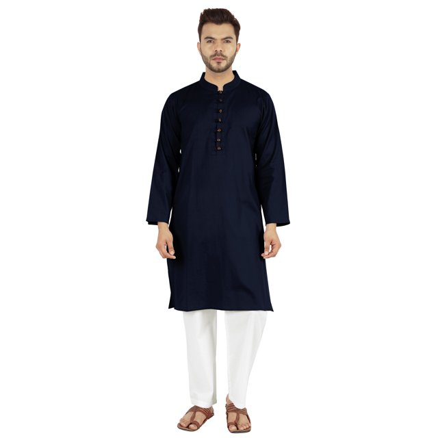 Atasi Ensemble kurta Pyjama 2 Pcs pour Homme Indien Comprenant une Longue kurta Bleu Marine avec Col mandarin, Manches Longues, Patte de Boutonnage avant, Fentes Latérales et Ourlet Droit. la kurta Est Fabriquée en Tissu flex en Coton avec un G/m2 de 117 et Mesure Environ 44 Pouces de Longueur. Assortie à un Pantalon de Pyjama en Popeline Blanche avec un G/m2 de 116 et une Longueur Approximative de 40 Pouces. le Modèle Mesure 182 cm de Hauteur avec une Poitrine de 40 Pouces, Portant une Taille Moyenne
