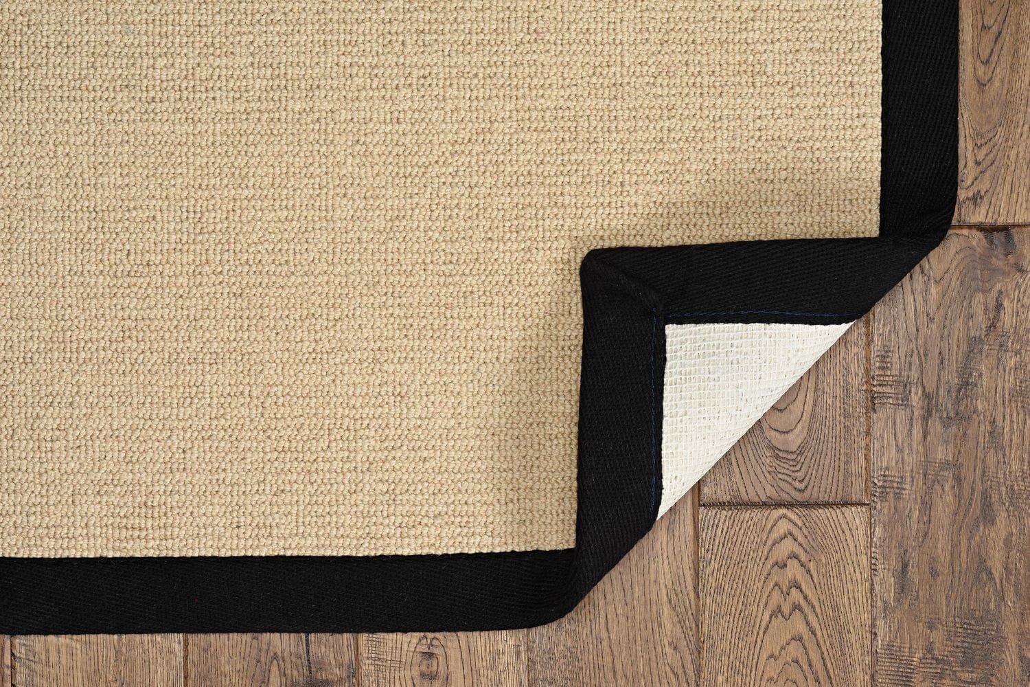 Tapis de couloir Athena naturel et noir de 2 pi 6 po x 8 pi