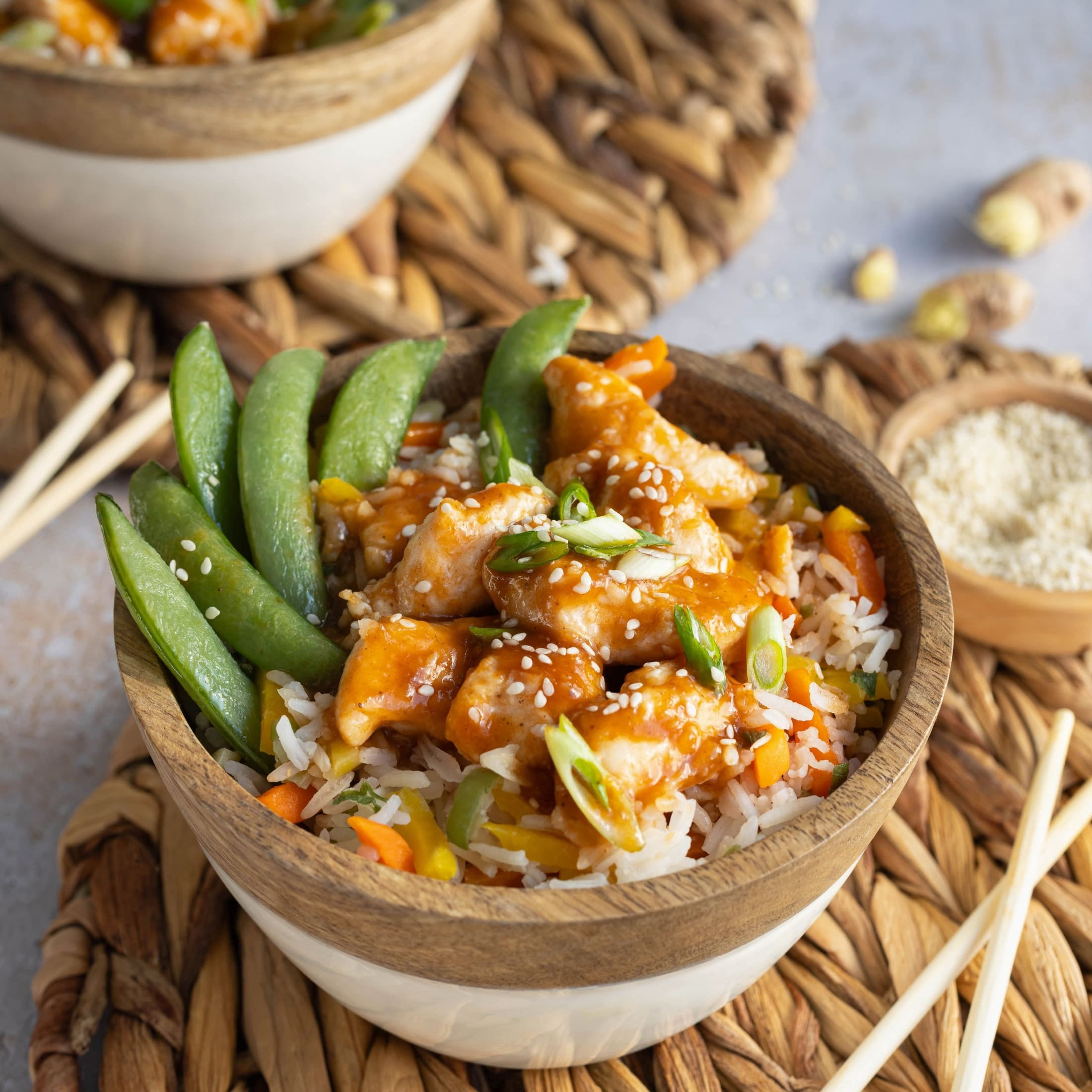 Dr Isabelle - PhD Nutrition - 22g of proteins, 5g of fibre, General Tao Chicken,  Frozen meals - 1 portion of 350g, Healthy ready to eat meals