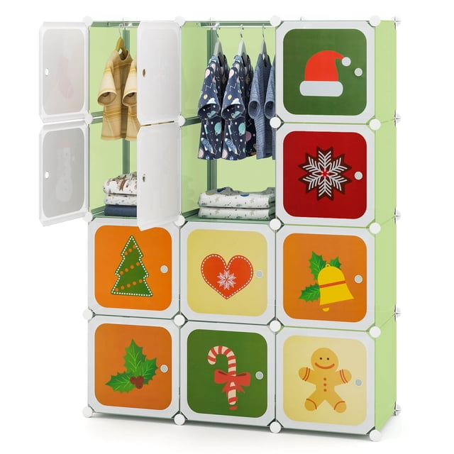 Costway Armoire pour Enfants à 12 cubes Commode pour Bébé Chambre Armoire Penderie de Vêtements avec Portes en Vert. l'Armoire Comprend 8 cubes de Rangement et 2 sections Suspendues, avec des Portes Multicolores Affichant des Motifs sur le Thème de Noël comme un Chapeau de Père Noël, un Flocon de Neige et un Bonhomme en Pain d'Épice. Fabriquée en Matériau PP avec une construction Robuste en Fil Métallique, Elle Offre des configurations Personnalisables et un Grand Espace de Rangement pour Jouets, Vêtements et Livres. les Dimensions Sont de 43 Pouces par 14 Pouces par 57 Pouces.