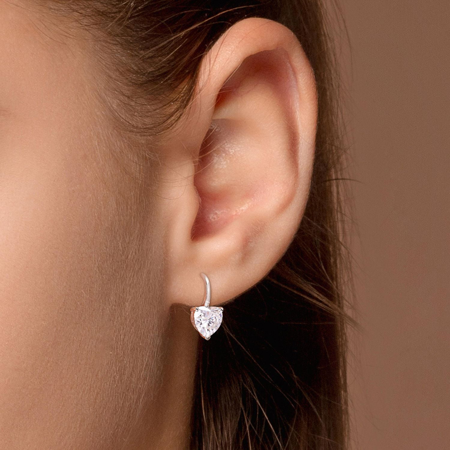 Boucles d'oreilles en forme de coeur Miabella avec 4 Carat PBT de Moissanite en Argent Sterling