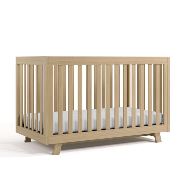 Storkcraft Beckett Lit de Bébé Convertible 3-en-1 en Bois de Pin Naturel avec Lattes Verticales et Pattes Effilées, Doté d'Un Matelas Blanc, Conçu comme Meuble de Chambre de Bébé Qui Se Convertit en Lit pour Tout-Petit et Lit de Jour, Convient aux Matelas de Lit de Bébé Pleine Grandeur standard.