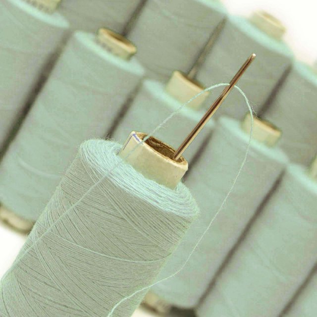 New Spun 20 Pcs Polyester Thread Purple Hand Machine Wholesale Spool Quilting
