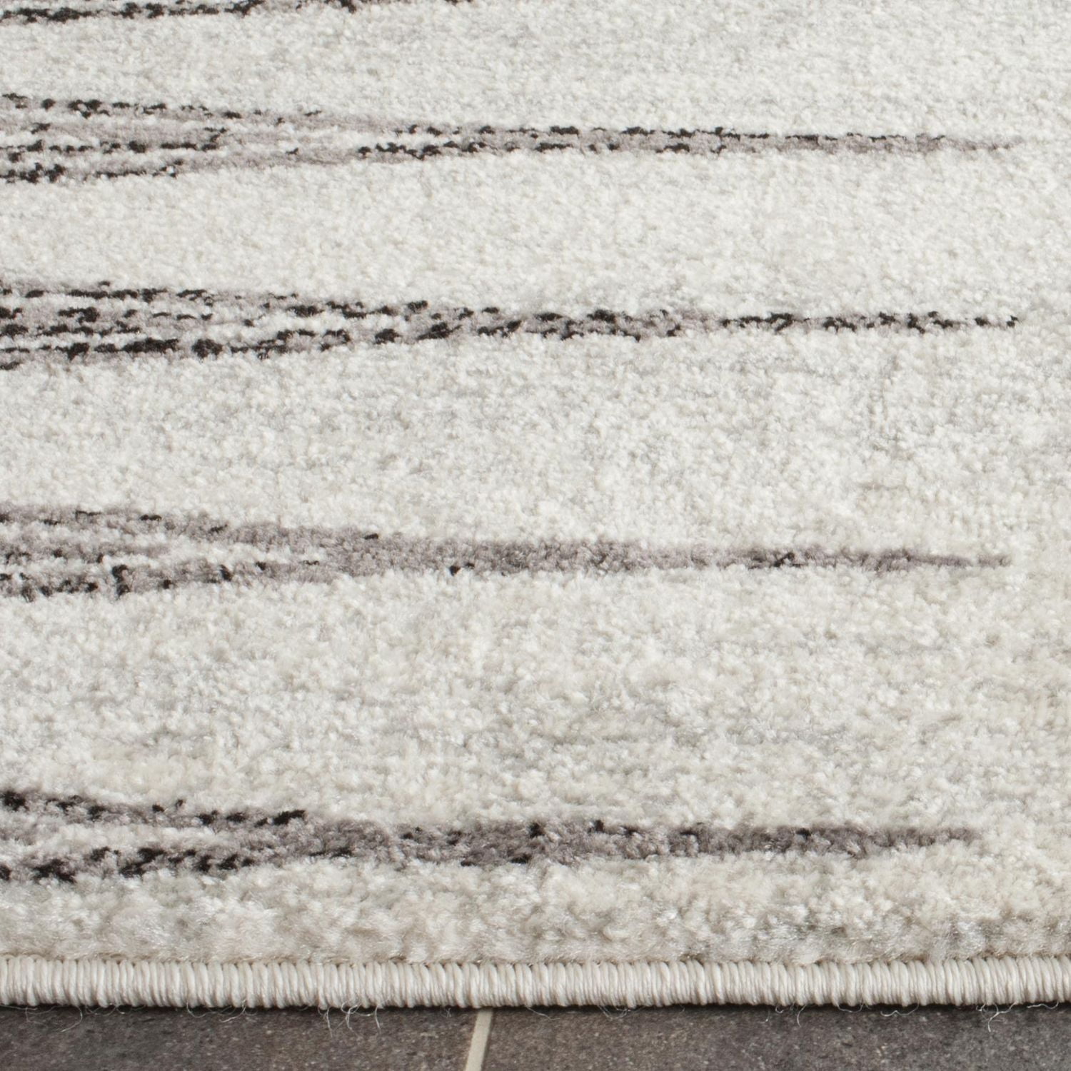 Safavieh Evoke Keisha Abstract Geometric Area Rug