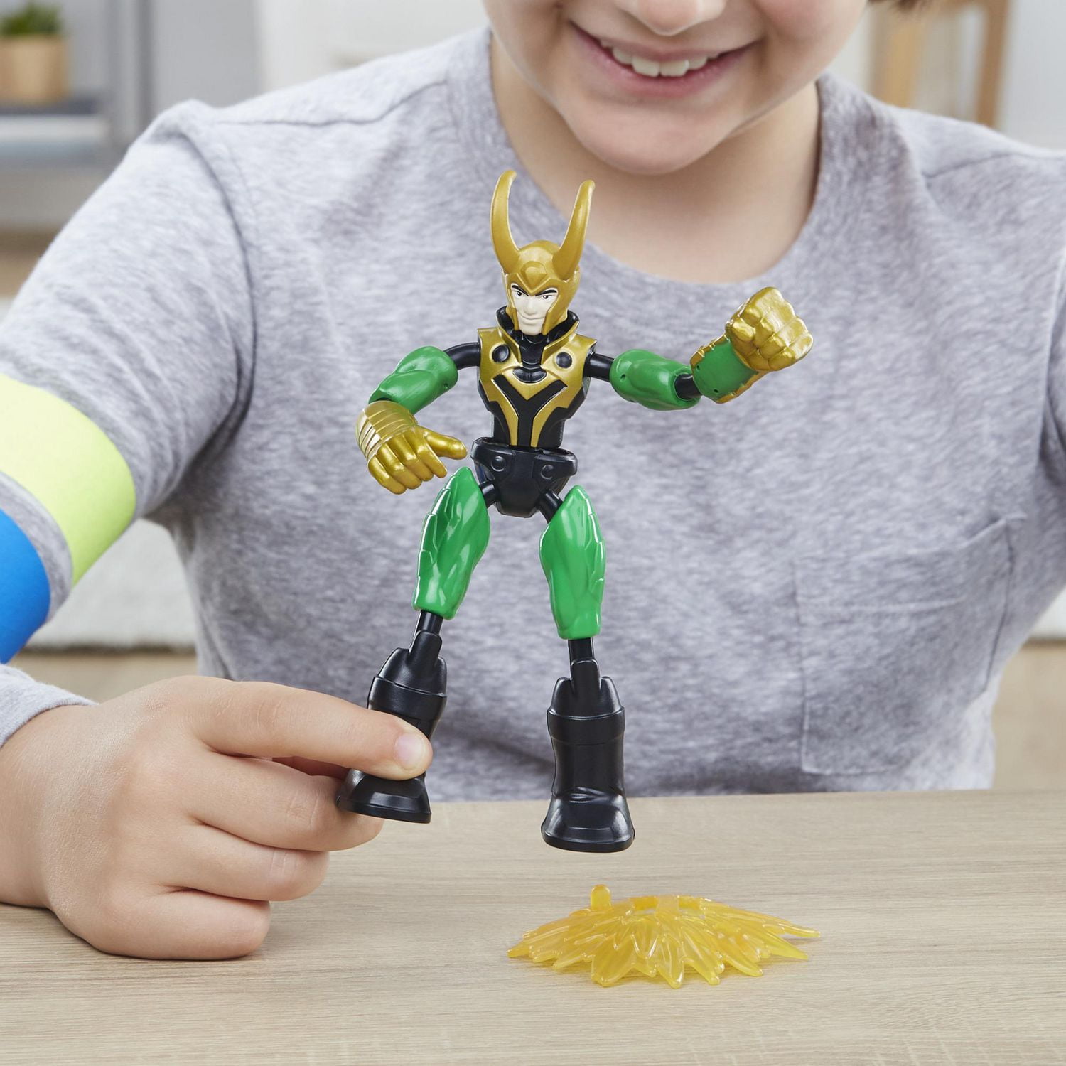 Marvel Avengers Bend and Flex, figurines flexibles Thor Vs. Loki de 15 cm, inclut 2 accessoires, à partir de 4 ans
