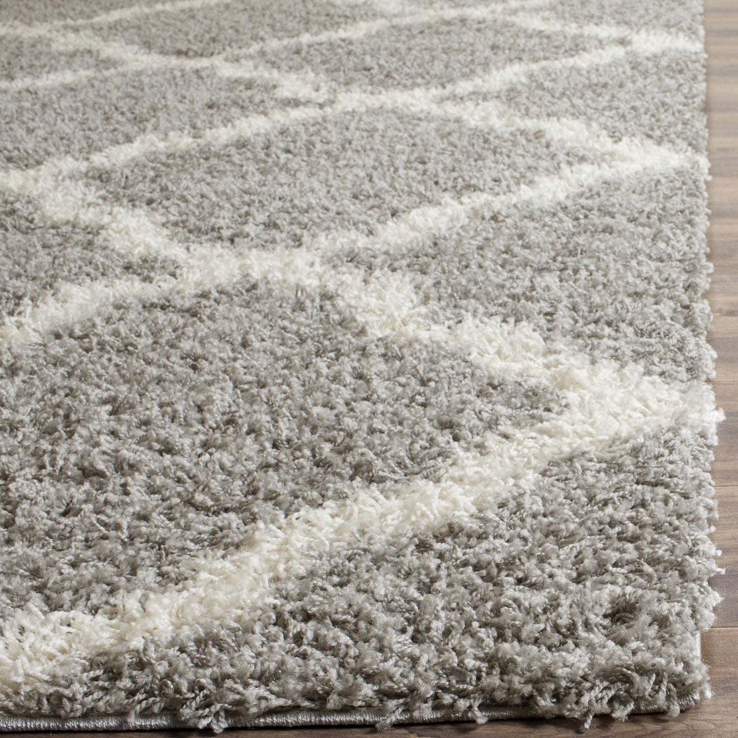 Safavieh Dallas Logan Geometric Shag Area Rug