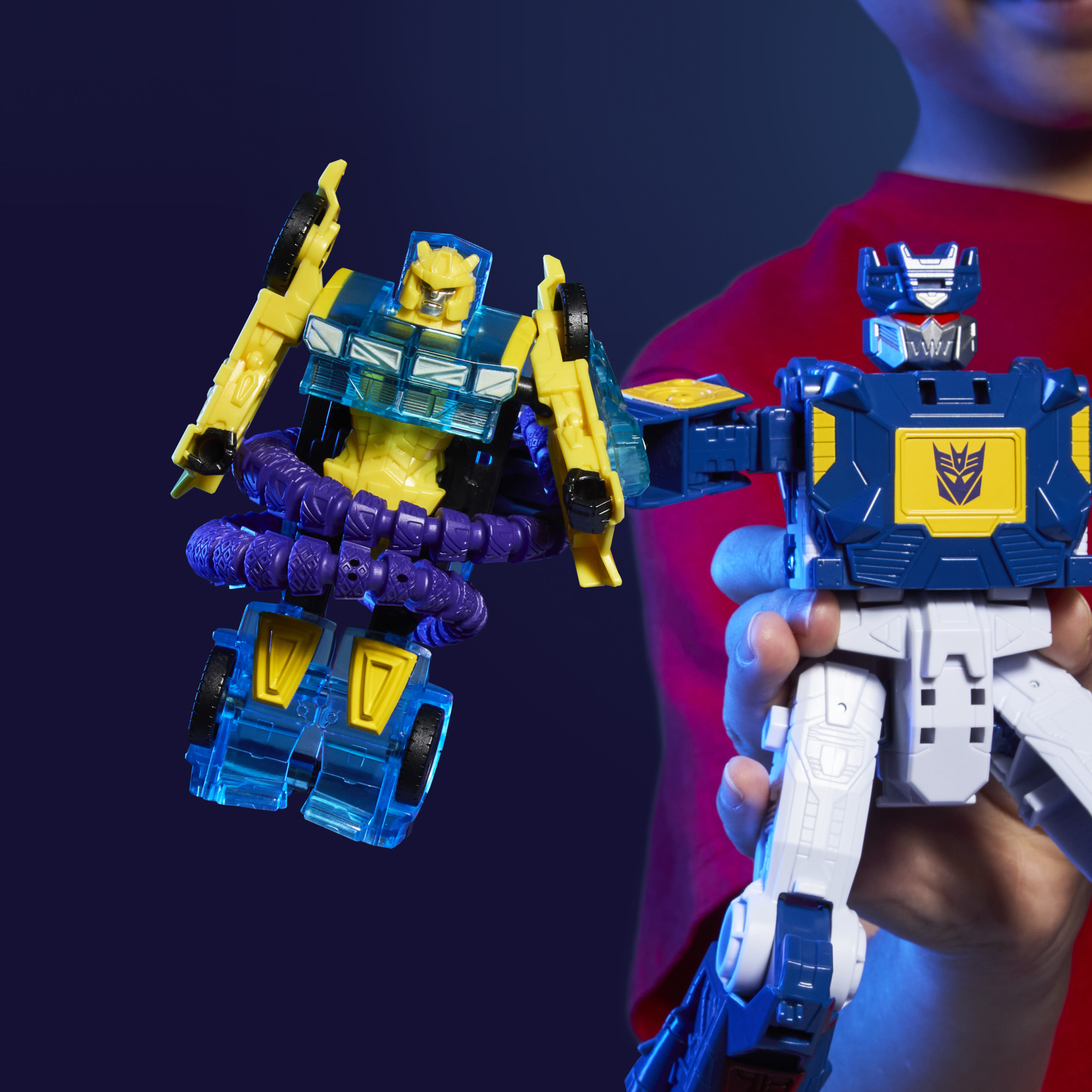 Transformers CYBERWORLD Soundwave Deep Sea Explorer Energon Surge Action Figure