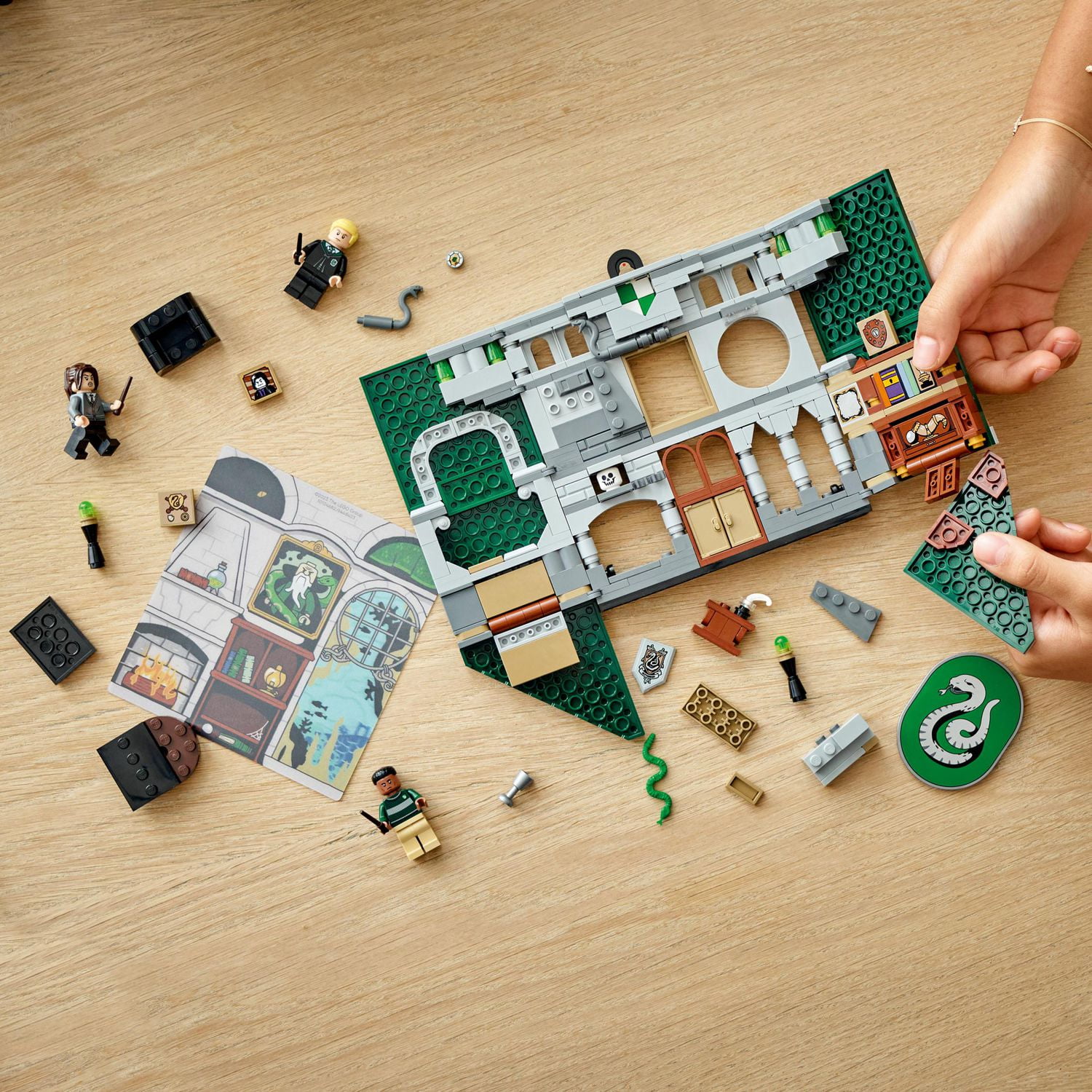 LEGO Harry Potter La bannière de la maison Serpentard 76410 Ensemble de construction (349 pièces)