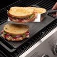 thumbnail image 3 of Cuisinart Grill/Crêpière en Fonte Réversible, 3 of 7