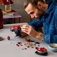 thumbnail image 3 of LEGO Marvel Le Buste d’Iron Spider-Man, Ensemble de Construction à Collectionner pour Adultes 76326, 3 of 7
