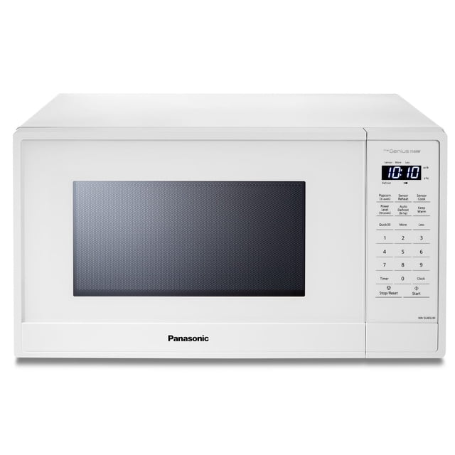 Panasonic Four à Micro-Ondes 1,3 Pi3 Genius 1100 W Blanc au design Mince, Porte Rectangulaire Orientée vers l'Avant avec Fenêtre à Mailles Foncées, et Panneau de Commande Numérique sur la Droite avec une Horloge DEL Bleue, un Pavé Numérique et Sept Programmes de Cuisson Automatique, Incluant le Réchauffage et la Décongélation par Capteur, Idéal pour le Comptoir et les Batteries de Cuisine Plus Grandes.