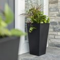 thumbnail image 4 of Step2 Tremont – Grande jardinière carrée et effilée en plastique noir Onyx, pour intérieur et extérieur, 4 of 9