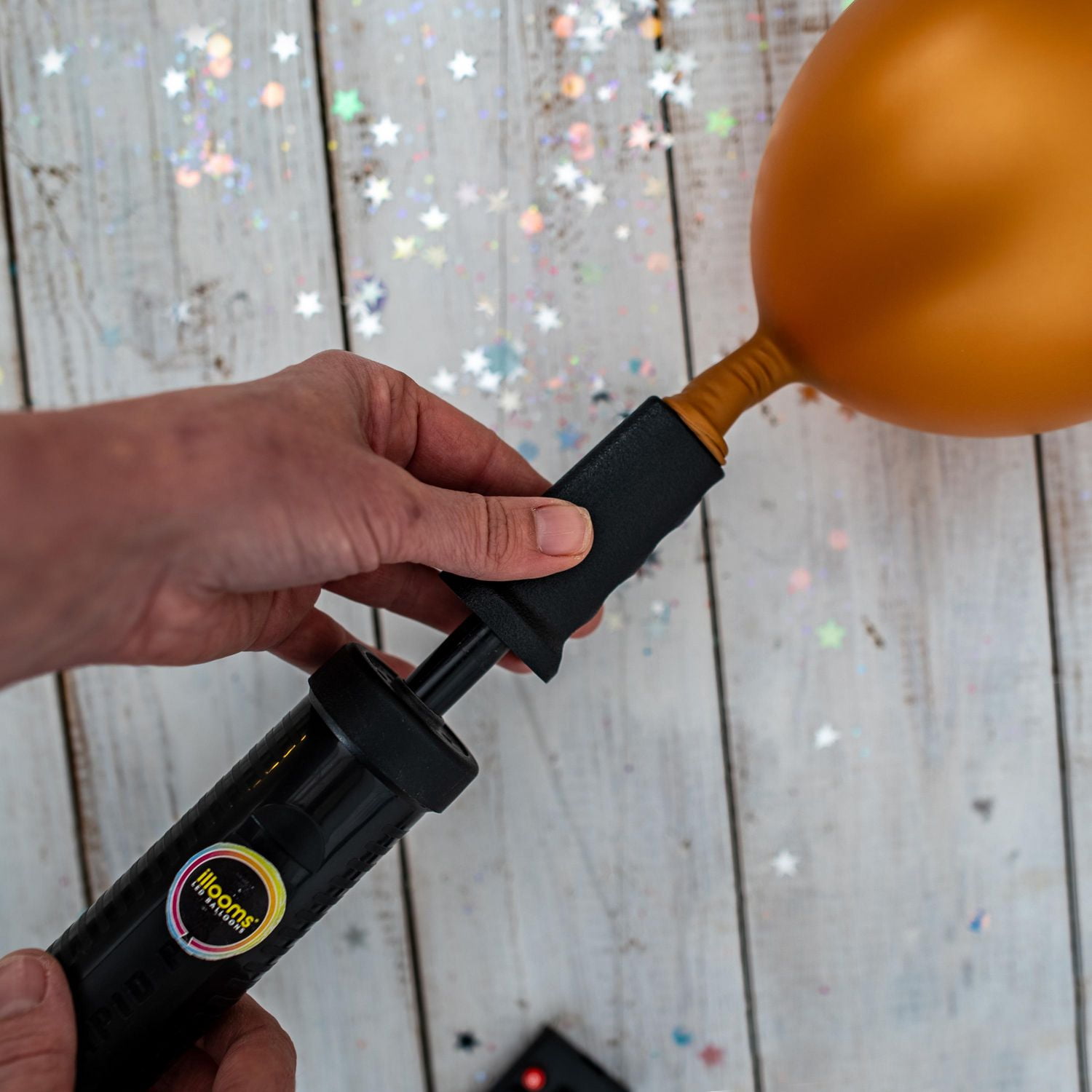 illooms Light Up LED Gold Balloons 15PK UPC; 843699103887