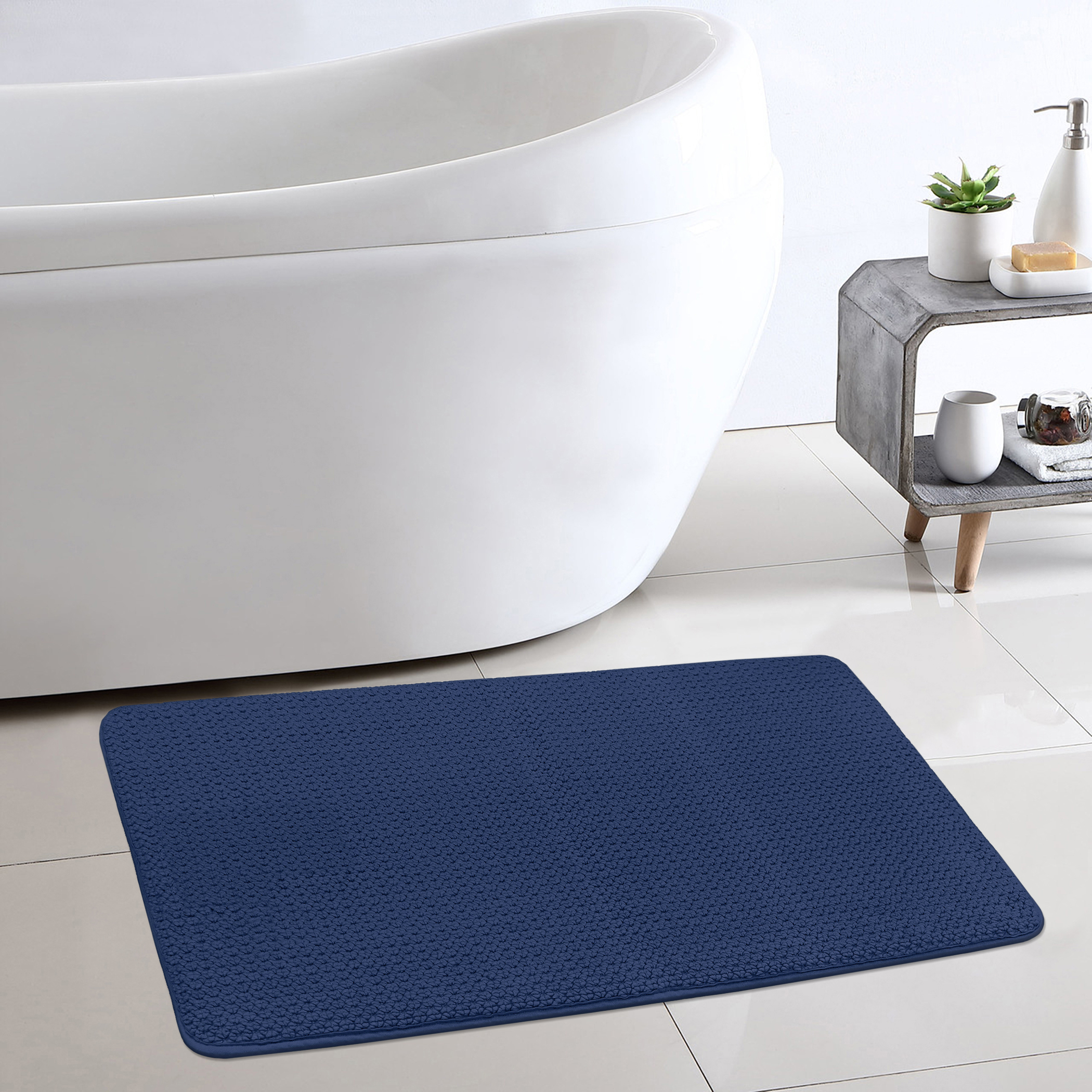 Tapis de bain en mousse à mémoire de forme en coton doux Signature Better Homes & Gardens, bleu amiral, 20" x 34"