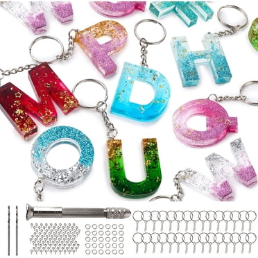 Moules en Résine Mocoosy 134 Pcs Silicone Alphabet Moules en Résine Kit Lettre Numéro Moule en Silicone Moules de Coulée en Résine Époxy Ensemble de Fabrication de Porte-Clés avec 1 Perceuse à Main 2 Forets 30 Anneaux de Clé 100 Broches à Vis