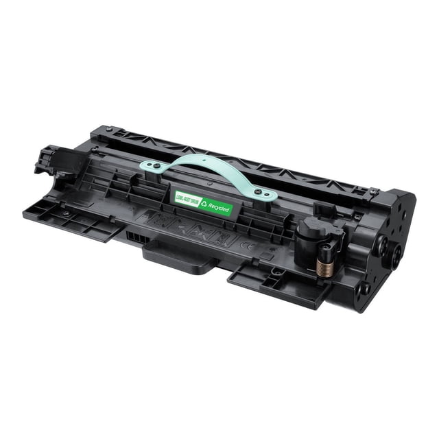 L-ink Compatible Samsung MLT-R307 Unité de Tambour Montrée dans une Vue Inclinée aux 3/4 avec un Corps en Plastique Noir et une Poignée Vert Pâle Étiquetée Recyclée. Compatible avec les Imprimantes Samsung ML-5017ND, ML-4512ND, ML-5012ND et ML-4510ND, Elle Offre un Rendement de 60 000 Pages et une Qualité d'Impression laser Nette pour un Remplacement Fiable de l'Imprimante.