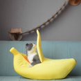 thumbnail image 3 of Lit pour Chat Créatif en Forme de Banane Lit Doux Maison pour Animaux, 3 of 10