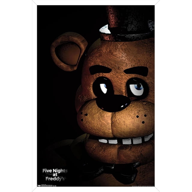 Five Nights at Freddy's - Affiche Murale Freddy, 14,725 Po x 22,375 Po, Représentant une Vue de devant Gros Plan du Visage Animatronique Brun Texturé de Freddy Fazbear avec des Yeux Bleus, des Sourcils Noirs, un Nez Noir et un Petit Haut-de-Forme Noir sur un Fond Foncé, Convient pour Décorer des Chambres, des Bureaux Ou des Salles de Jeux.