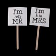 thumbnail image 2 of Accessoires de Photomaton de Mariage Mr et Mrs sur Bâtons (Blanc), 2 of 7