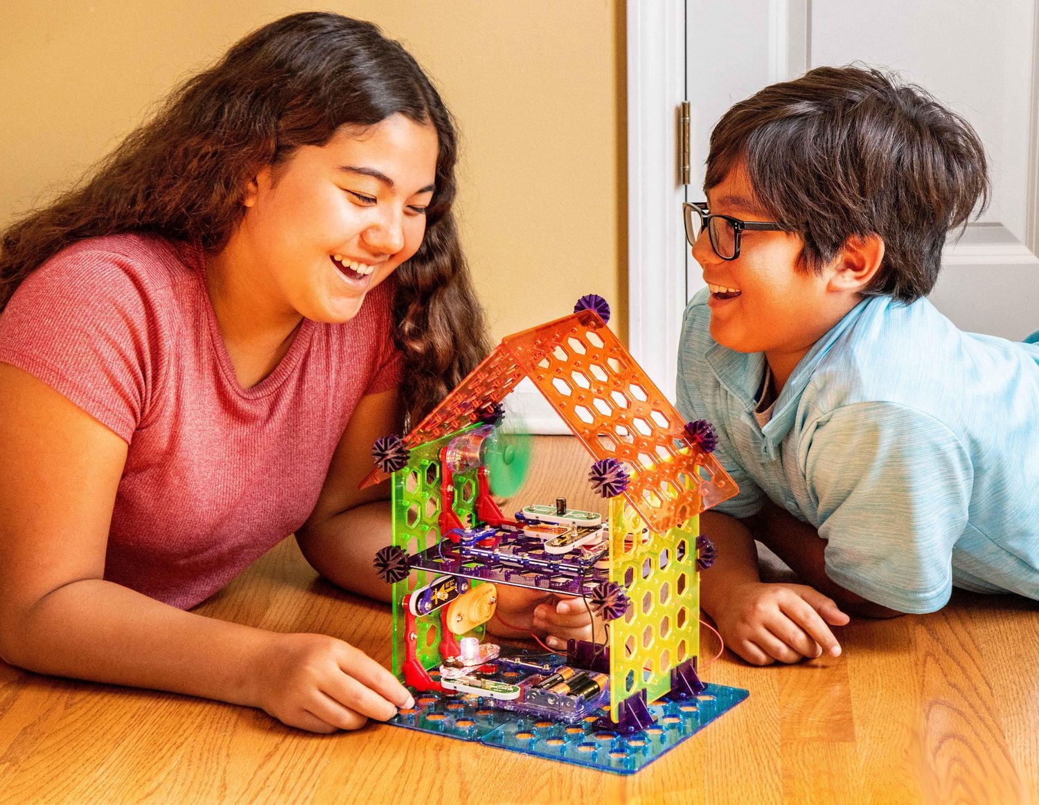 Snap Circuits® Science STEM Electronics MyHome Set (SCMYH7FR) Plus de 30 projets !