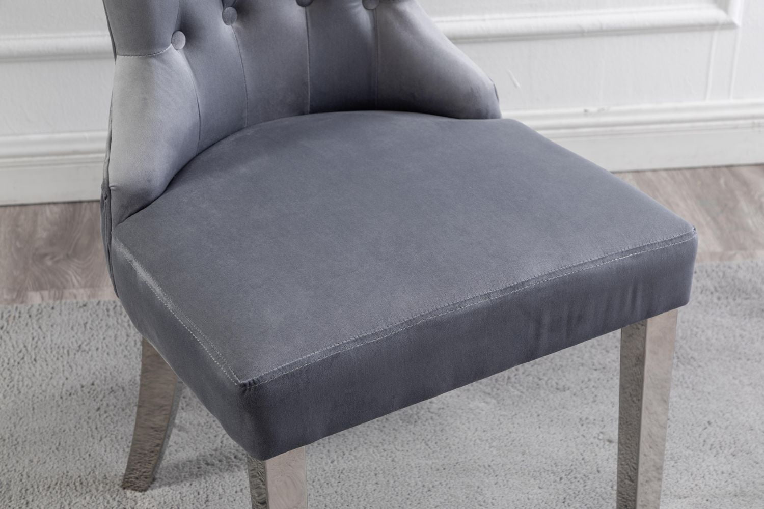 Chaises de salle à manger K-Living Orica en velours capitonné gris avec pieds en acier inoxydable (lot de 2)