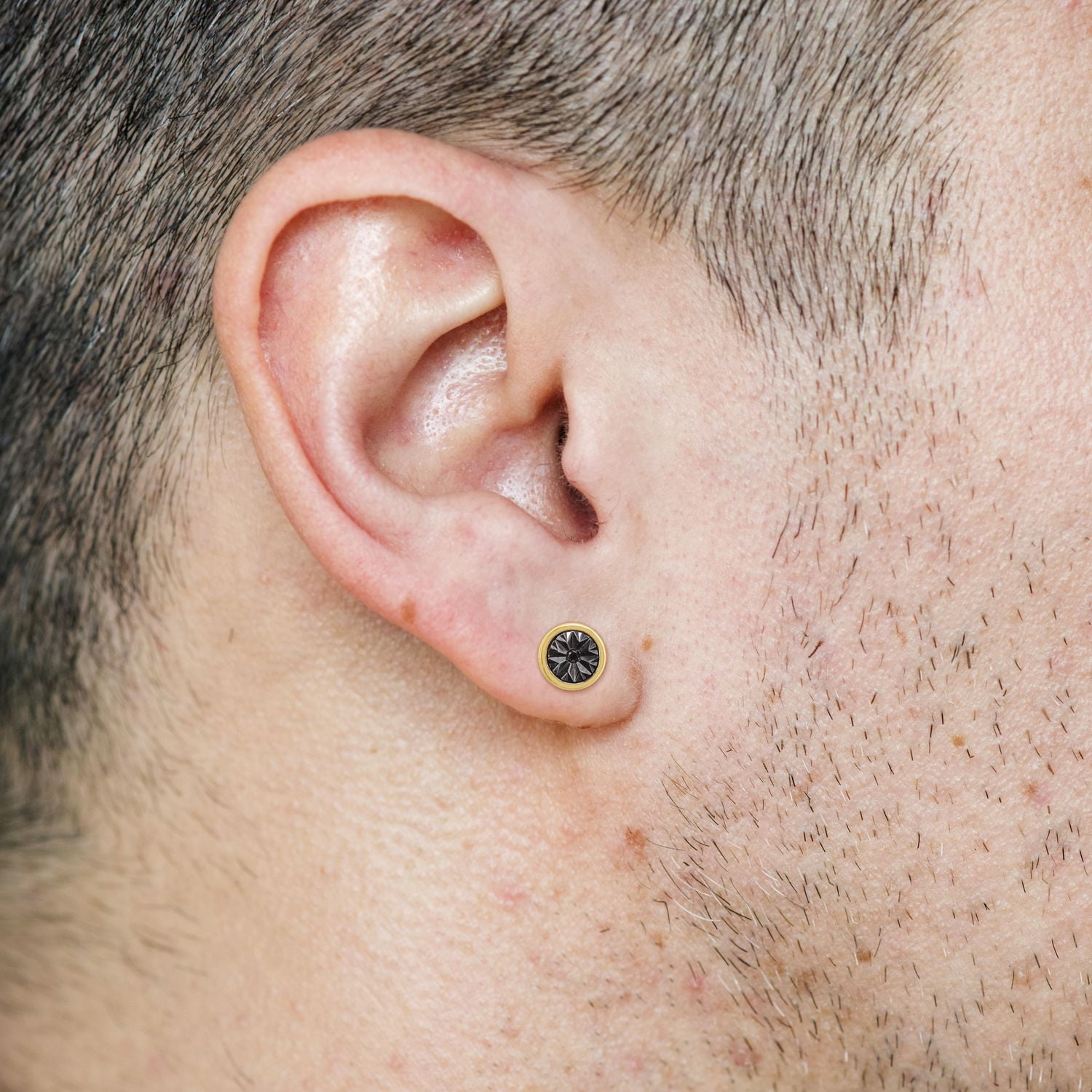 Boucles d'oreilles de Miabella avec accent de diamants noirs en argent sterling plaqué jaune