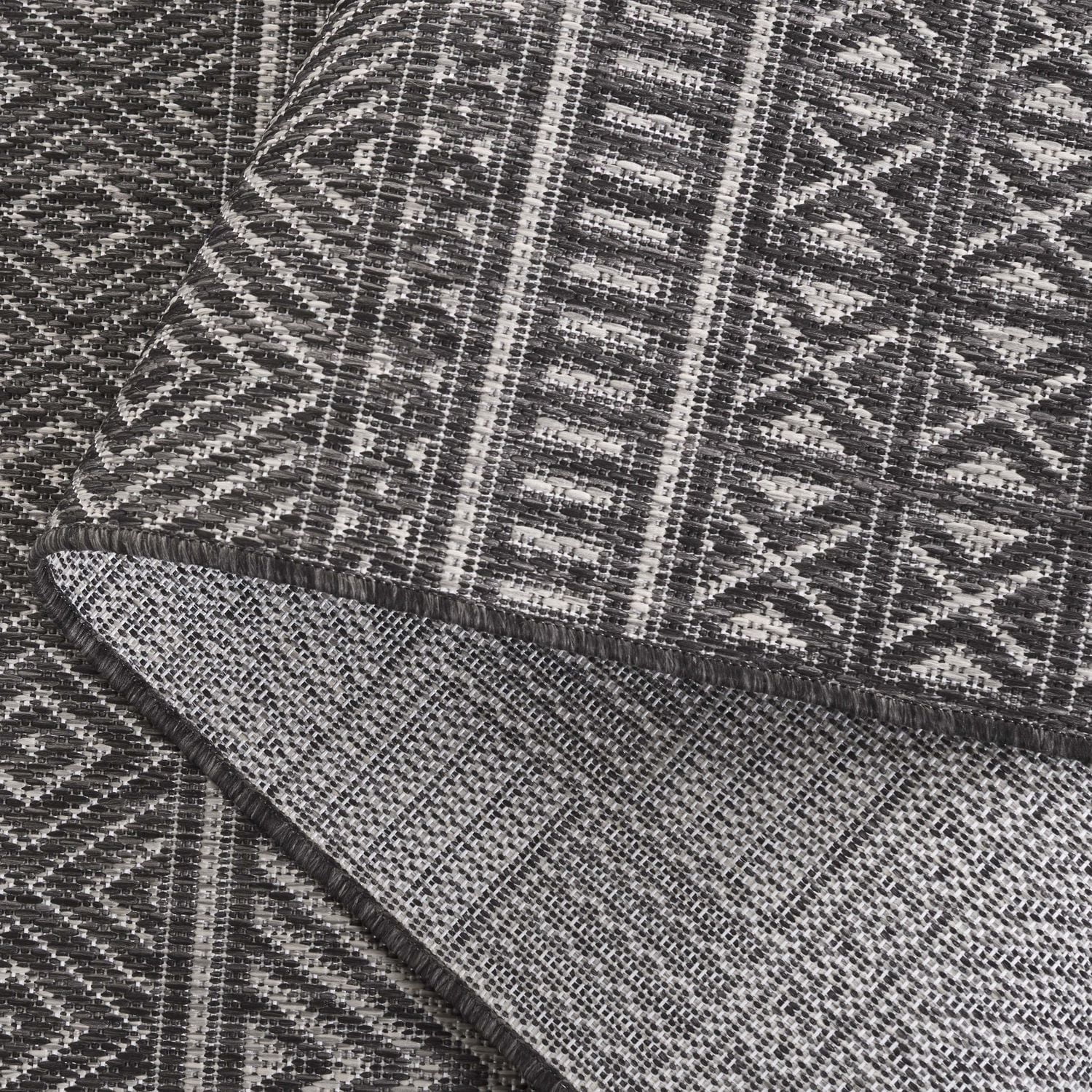 SAFAVIEH Beach House Jolanta Geometric Indoor/Outdoor Area Rug
