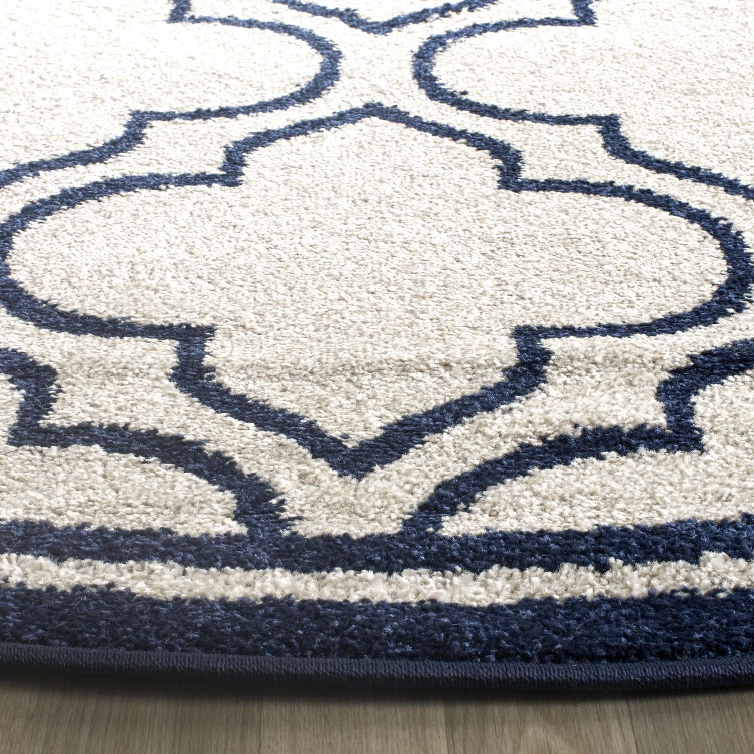 Safavieh Amherst Wilson Geometric Area Rug
