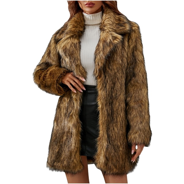Veste pour Femmes Hiver Femmes Dames Manteau Chaud en Fausse Fourrure Veste Hiver Col Rabattu Vêtement d'Extérieur. Ce long Manteau à Imprimé Léopard Présente un Col Rabattu et une texture de Fausse Fourrure Douce, Conçu pour un Usage Décontracté, Quotidien Ou de Fête. Fabriqué en polyester durable, Il Offre une Coupe Confortable avec un Tissu Léger. Montré dans une Finition en Fausse Fourrure Brune, Style avec un Col Roulé Blanc et une Jupe Noire.