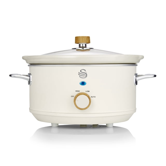 Swan Mijoteuse Nordique de 3,5 L en Blanc au design Épuré et Minimaliste. Dotée d'Un Couvercle en Verre Trempé, d'Une Casserole Intérieure en Céramique Amovible et de Cadrans et d'Une Poignée de Style Nordique. Comprend Trois Réglages de Température (Haut, Bas, auto) et une Fonction de Maintien au Chaud. la Mijoteuse a une Capacité de 3,5 Litres, Idéale pour les Repas en Famille Ou pour Recevoir des Invités.