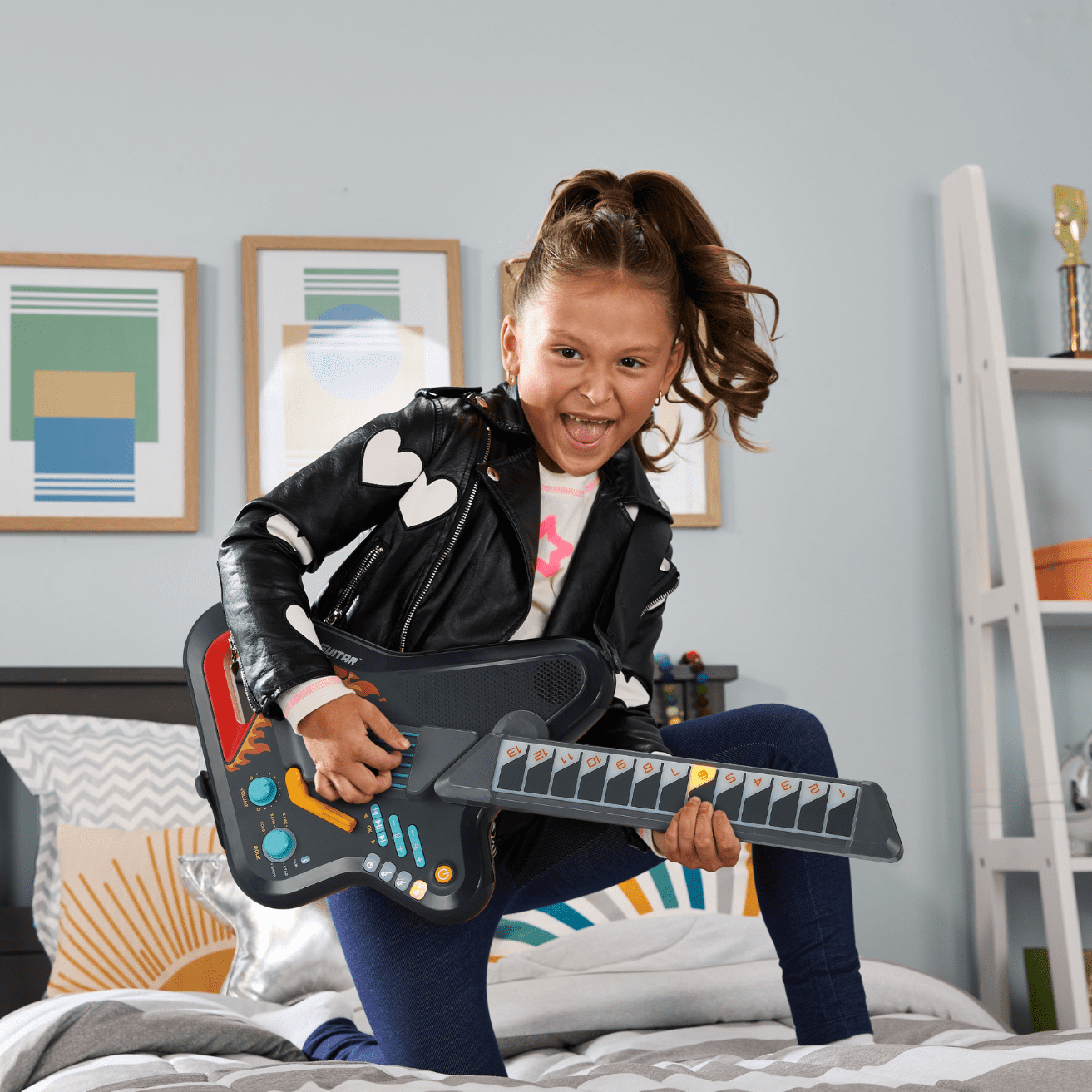 VTech Kidi Guitare Superstar pour créer de la musique, former un groupe, jouer à des jeux et plus encore pour les enfants - Version Française, 5+ Ans