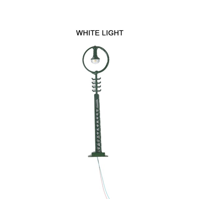 Lampe de Rue Miniature Échelle 1:87 Lampe de Signalisation LED Décorative Accessoires de Paysage Micro Sable Simulation Lampadaire Train Vert (Lumière Blanche)