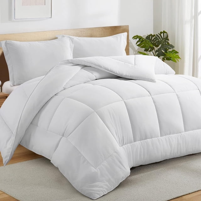 All Season Queen Comforter Set Soft Quilted Down Alternative Comforter+ Pillow Shams with Corner Tabs Winter Summer Warm Fluffy Machine Washable (Queen )