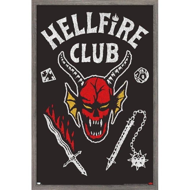 Netflix Stranger Things : Saison 4 - Affiche Murale Hellfire Boîte de Nuit, 14,725 Po x 22,375 Po Encadrée, Représentant un Crâne de Démon Rouge avec des Yeux et des Palmes Jaunes, des Cornes Courbées Noires, Texte « Hellfire Boîte de Nuit » Blanc au-Dessus, Entourée d'Armes Fantastiques Blanches Incluant une Épée Flamboyante, une Masse à Picots et des dés sur un Fond Noir avec un Cadre en Bois Gris, Convient à la Décoration de Chambre à Thème Ou de Fête