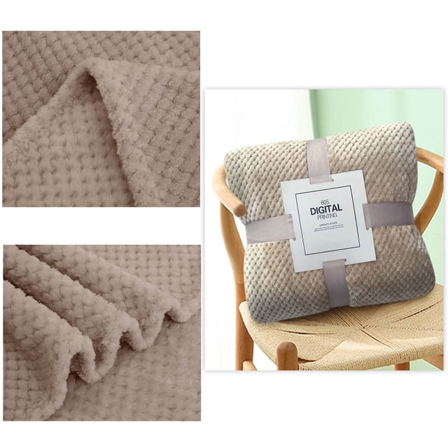 Aodebiao Large Plaid Fleece Blanket - 59x39 Inch Soft Warm Flannel Throw for Couch, Bed & Camping - Reversible Breathable Blanket (3 Sizes) - Machine Washable