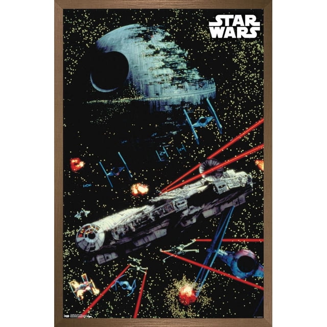 Star Wars : Saga - Affiche Murale de Bataille Spatiale, 22,375 Pouces x 34 Pouces, Représentant une Bataille Spatiale avec l'Étoile de la Mort Partiellement Construite, Plusieurs Chasseurs blue TIE et le Faucon Millennium Tirant des Faisceaux laser Rouges sur un Fond Noir Rempli d'Étoiles, Imprimée sur Papier d'Affiche Lustré et Encadrée en Bois Brun.