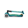 thumbnail image 2 of Micro Kickboard - Maxi Deluxe Pliable à DEL - Trottinette Micro à Trois Roues, à Inclinaison pour Diriger, Pliable pour Transport, Conçue en Suisse, pour Enfants, avec Roues Lumineuses Activées par le Mouvement pour 5 à 12 Ans (Vert Pétrole), 2 of 6