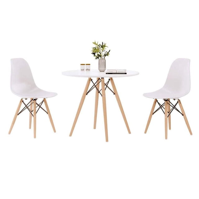 Heavenly Collection Table Eiffel - Base Naturelle (39 Pouces) avec Deux Chaises en Bois Blanches Comprenant un Plateau Rond Blanc Supporté par des Pieds à Goujon de Style Eiffel en Bois Naturel, Associée à Deux Chaises de Salle à Manger en Plastique Moulé Blanc avec des Pieds en Bois Assortis, Style avec un vase en Verre Tenant un Feuillage Vert et Deux Petits Contenants, Idéale pour les Repas Ou les Contextes de Travail Décontractés.