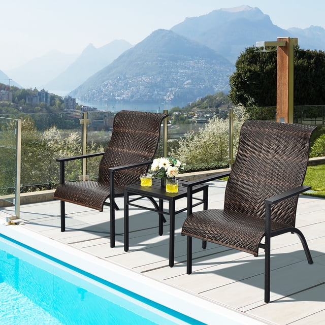 Gymax Ensemble de 3 Chaises Bistro en Rotin Ensemble de Mobilier de Patio avec table Brun Mélangé. Cet Ensemble Bistro de Patio Comprend Deux Chaises Ergonomiques à Dossier Haut avec Hauts Courbés et Rotin PE Brun Mélangé Résistant aux Intempéries, Soutenu par des Cadres en Acier Noir Robustes. une table Carrée Compacte avec un design Ajouré et des Pieds Ajustables Complète l'Ensemble, Parfait pour les Petits Espaces Extérieurs comme les patios, les Balcons Ou les Zones au Bord de la Piscine.