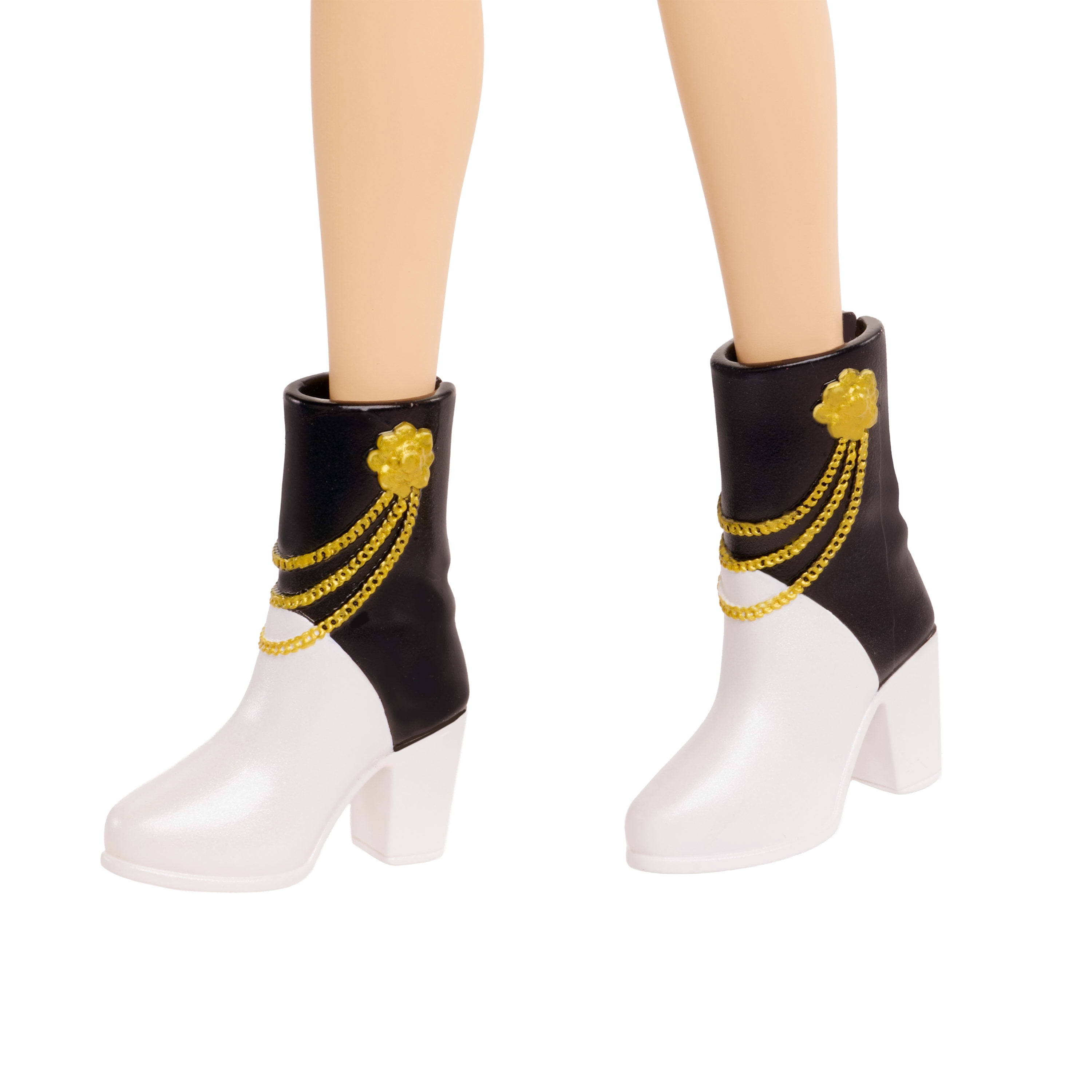 KPop Demon Hunters HUNTR/X Mira “Golden” Singing Doll in Removable Outfit & 5 Posable Joints
