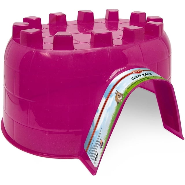 Kaytee Igloo Cachette pour Petits Animaux, Géant, en Plastique magenta Translucide avec un Motif de Briques et des Blocs Surélevés sur le Dessus, Présentant une Seule Entrée Arquée avec une Étiquette de Lapin, en Plastique durable et Résistant aux Taches avec ventilation, Idéal comme Abri de Nidification et habitat pour de Petits Animaux comme les Lapins et les Cochons d'Inde, Convient Aussi pour Encourager les instincts de Nidification Naturels.