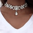 thumbnail image 3 of Collier Élégant Breloque Perle Simulée et Perles en Strass Collier Ras-du-Cou pour Femmes (Argent), 3 of 7